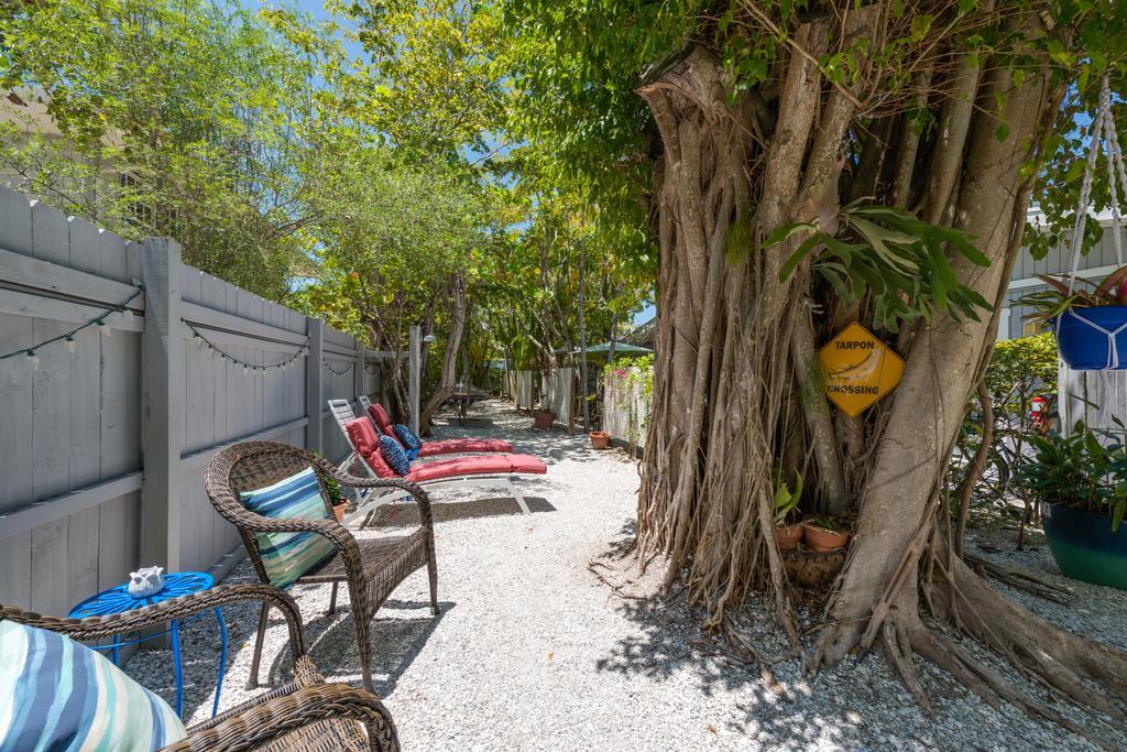 Tarpon Tale Inn Sanibel Exterior photo