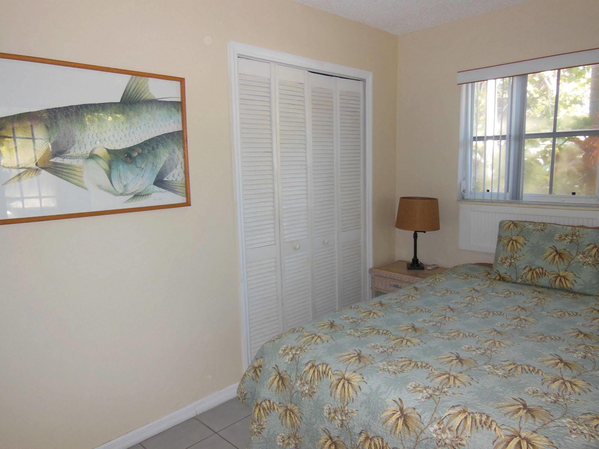 Tarpon Tale Inn Sanibel Exterior photo